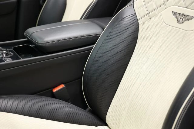 2021 Bentley Bentayga - Image 21 of 31