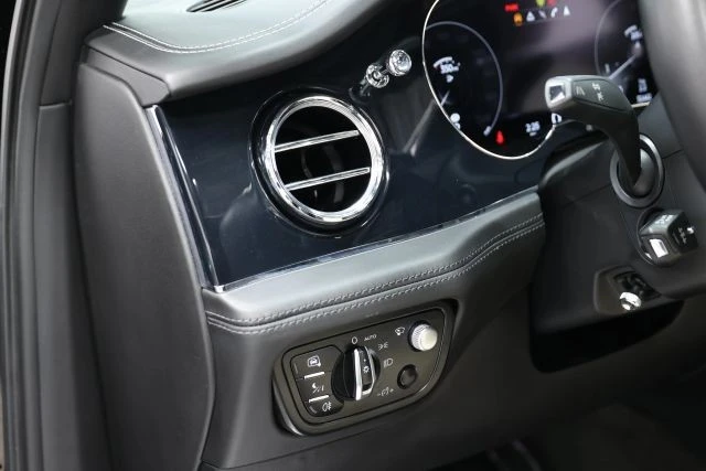 2021 Bentley Bentayga - Image 26 of 31