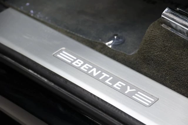 2021 Bentley Bentayga - Image 17 of 31