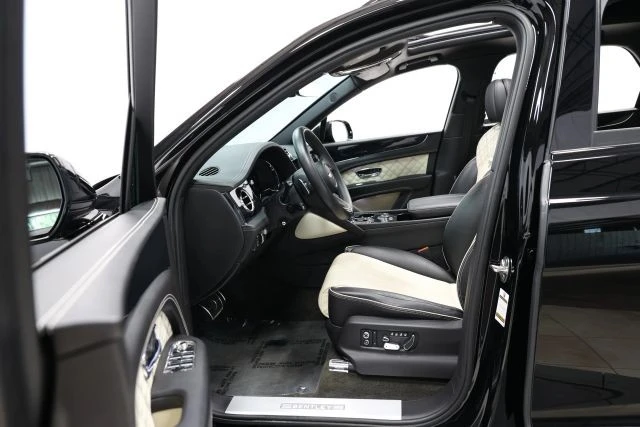 2021 Bentley Bentayga - Image 15 of 31