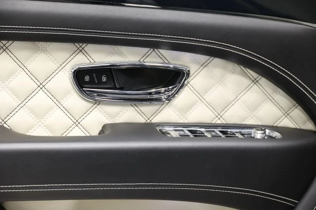 2021 Bentley Bentayga - Image 11 of 31
