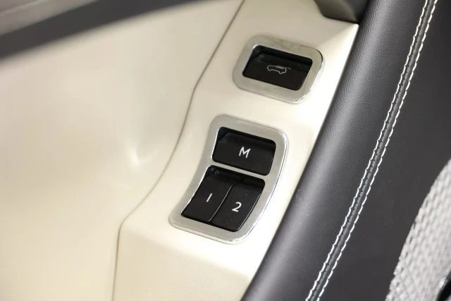 2021 Bentley Bentayga - Image 14 of 31