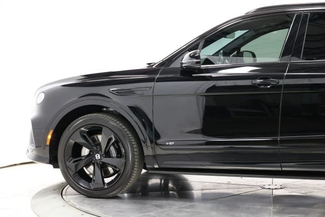 2021 Bentley Bentayga - Image 7 of 31