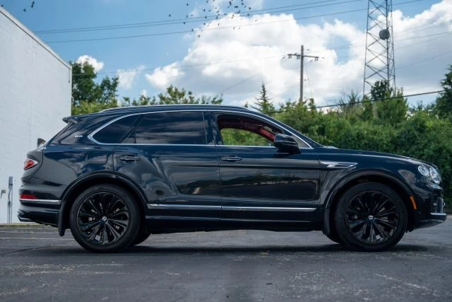 2021 Bentley Bentayga - Image 9 of 18