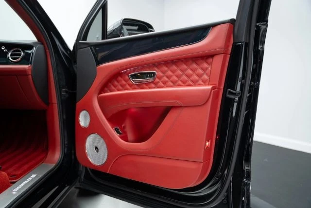2021 Bentley Bentayga - Image 28 of 31