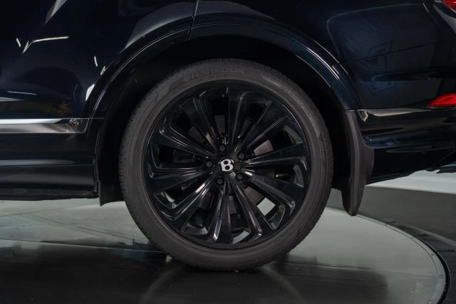 2021 Bentley Bentayga - Image 17 of 21