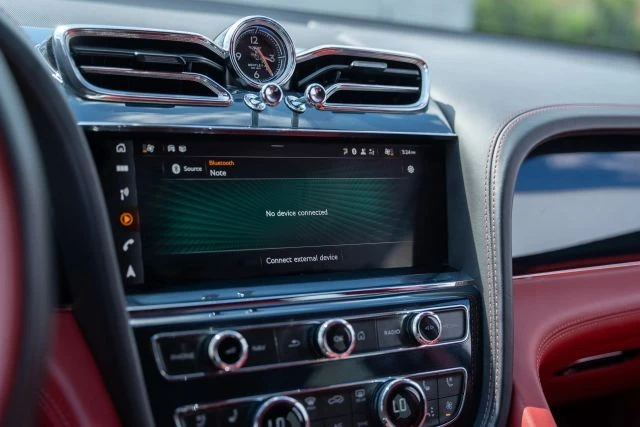 2021 Bentley Bentayga - Image 17 of 18
