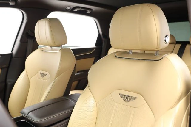 2021 Bentley Bentayga - Image 18 of 31