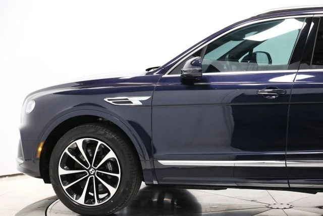 2021 Bentley Bentayga - Image 7 of 31