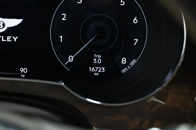 2021 Bentley Bentayga - Image 29 of 31