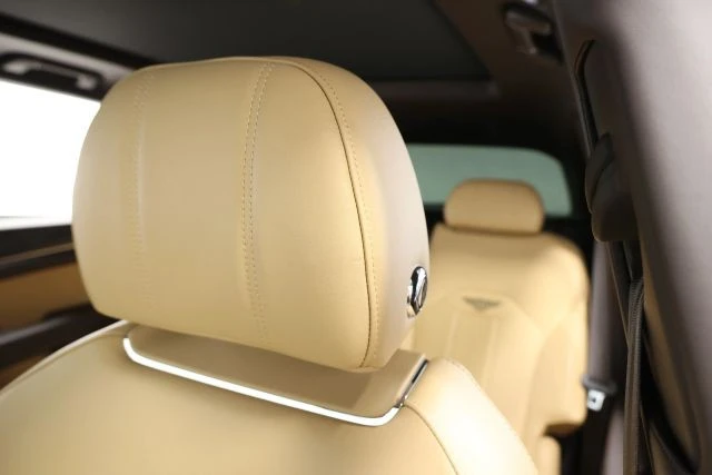 2021 Bentley Bentayga - Image 21 of 31