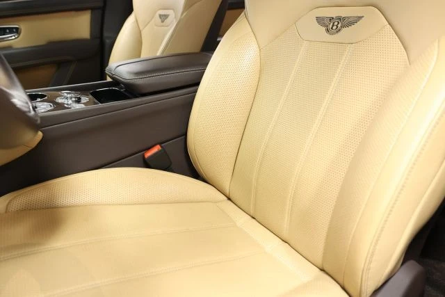 2021 Bentley Bentayga - Image 19 of 31