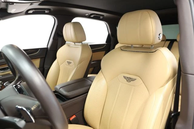 2021 Bentley Bentayga - Image 17 of 31