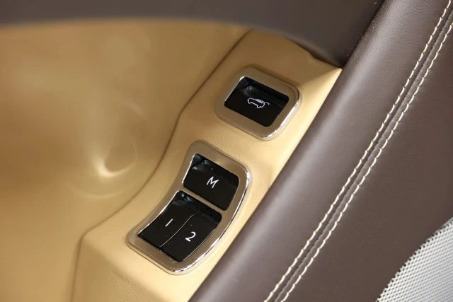 2021 Bentley Bentayga - Image 12 of 31