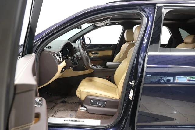 2021 Bentley Bentayga - Image 14 of 31