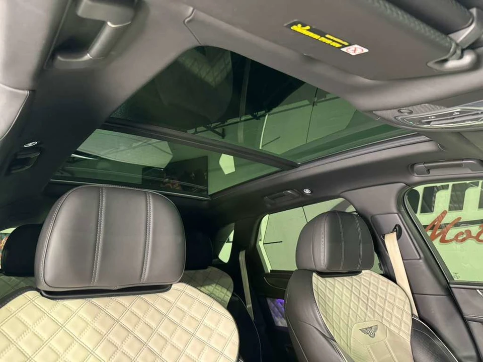 2021 Bentley Bentayga - Image 18 of 31