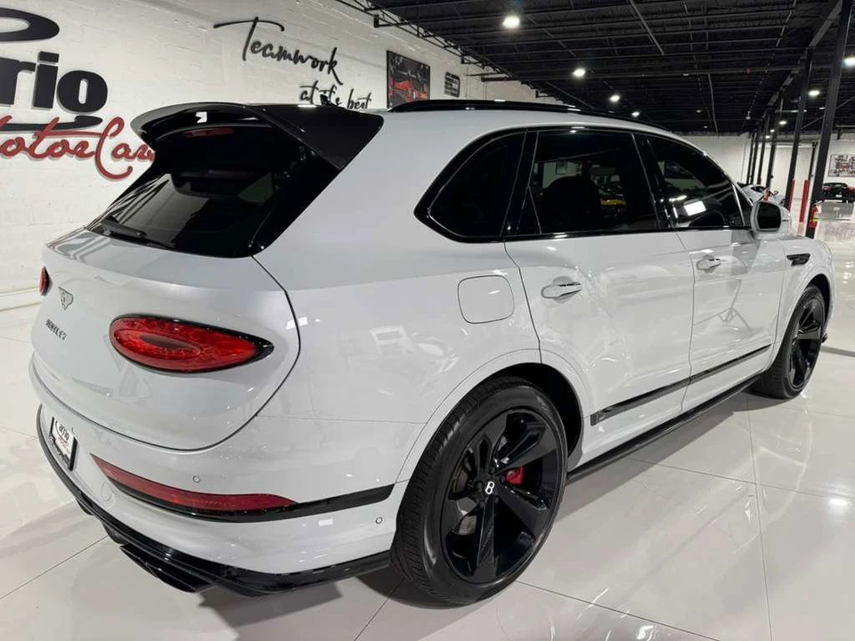 2021 Bentley Bentayga - Image 7 of 31