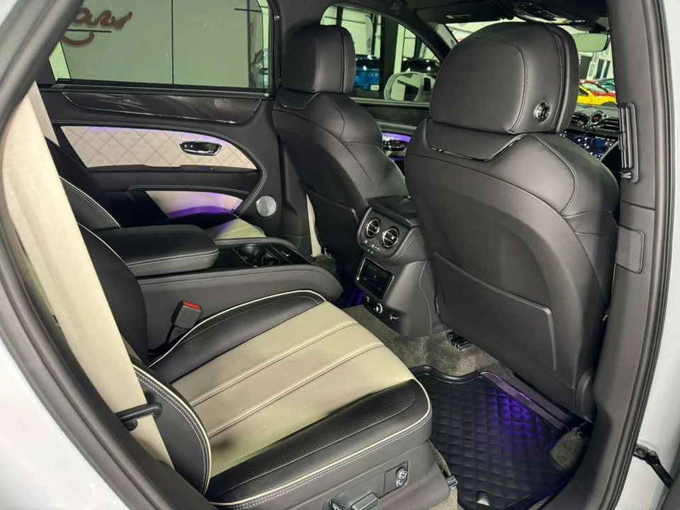 2021 Bentley Bentayga - Image 16 of 31