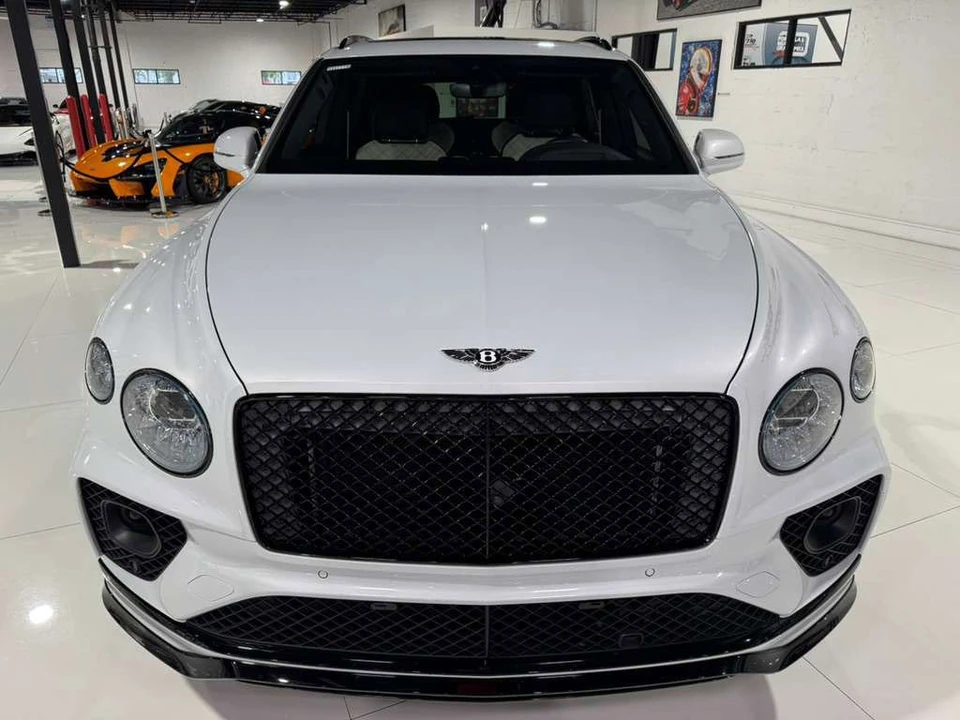 2021 Bentley Bentayga - Image 2 of 31