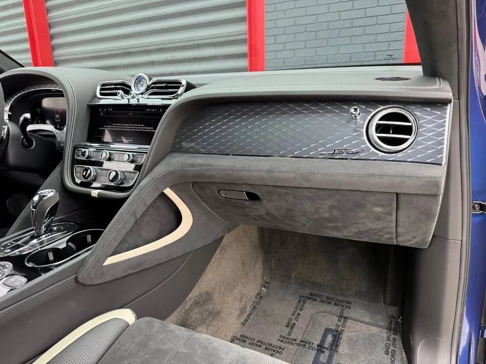 2021 Bentley Bentayga - Image 17 of 20