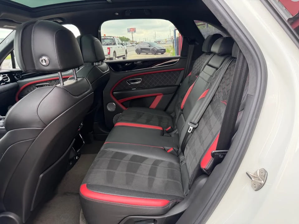2021 Bentley Bentayga - Image 13 of 17