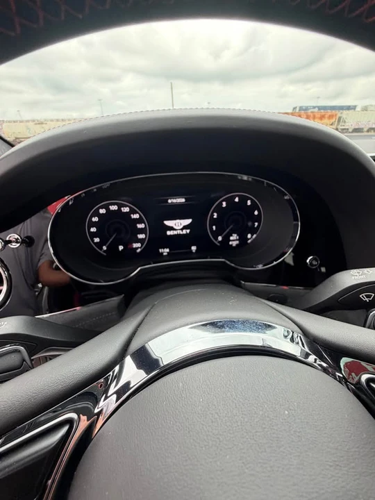 2021 Bentley Bentayga - Image 5 of 17