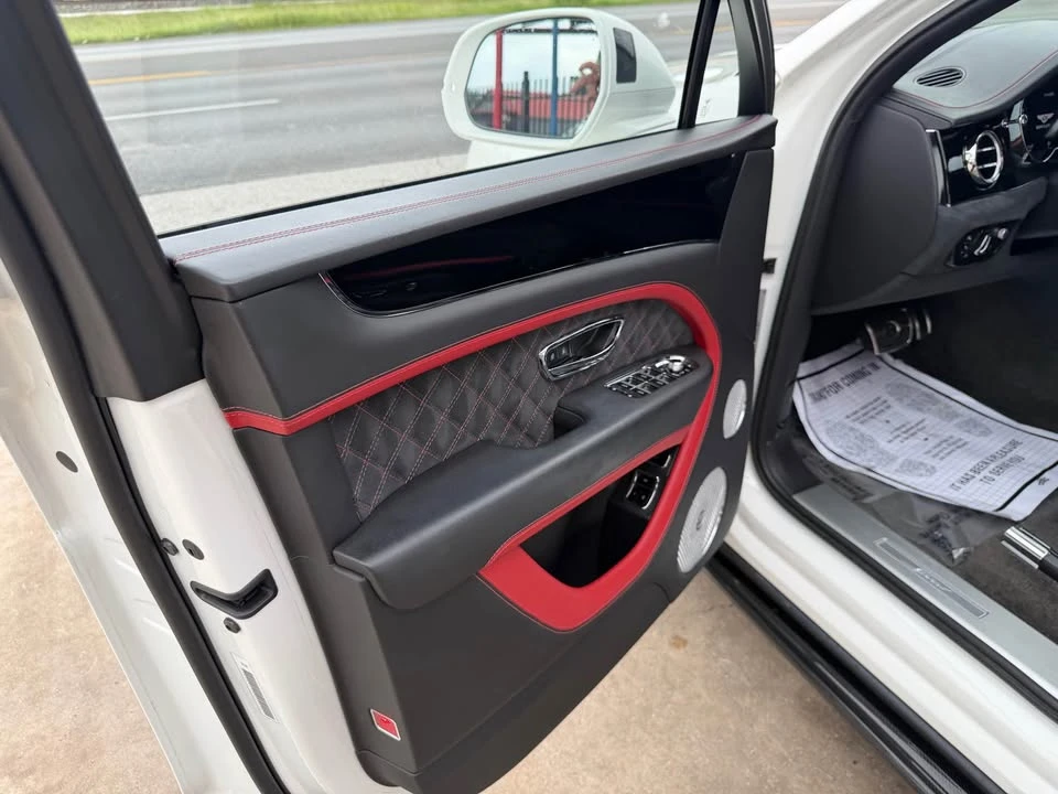 2021 Bentley Bentayga - Image 7 of 17
