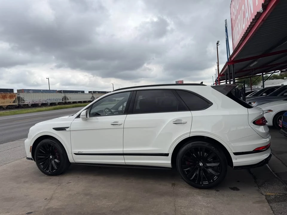 2021 Bentley Bentayga - Image 10 of 17