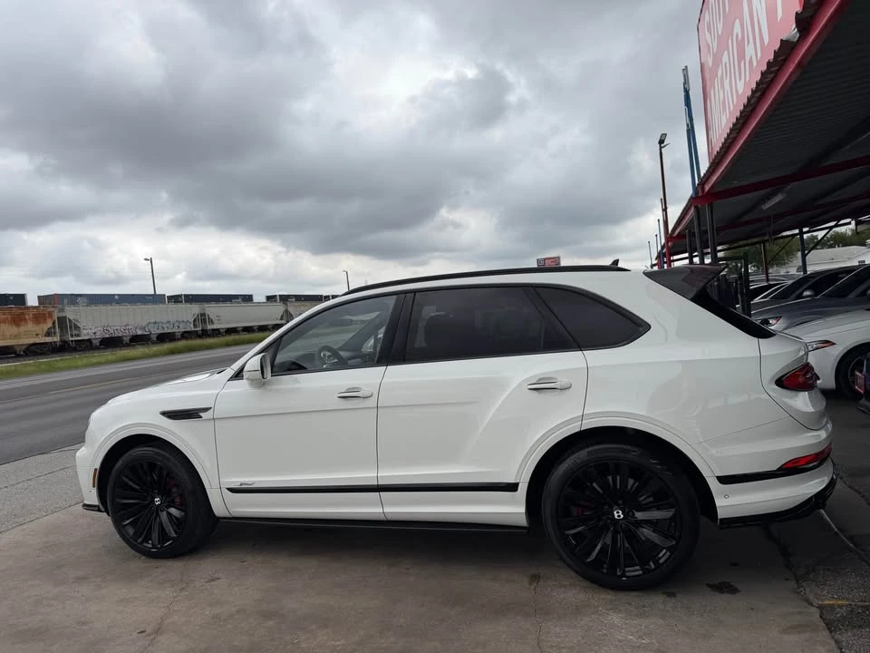 2021 Bentley Bentayga - Image 12 of 17
