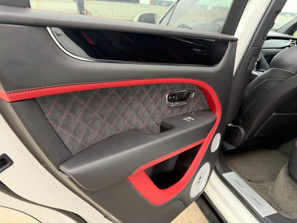 2021 Bentley Bentayga - Image 14 of 17