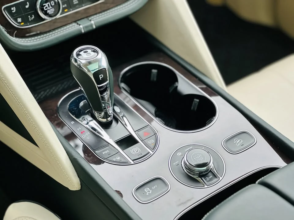 2021 Bentley - Image 13 of 20