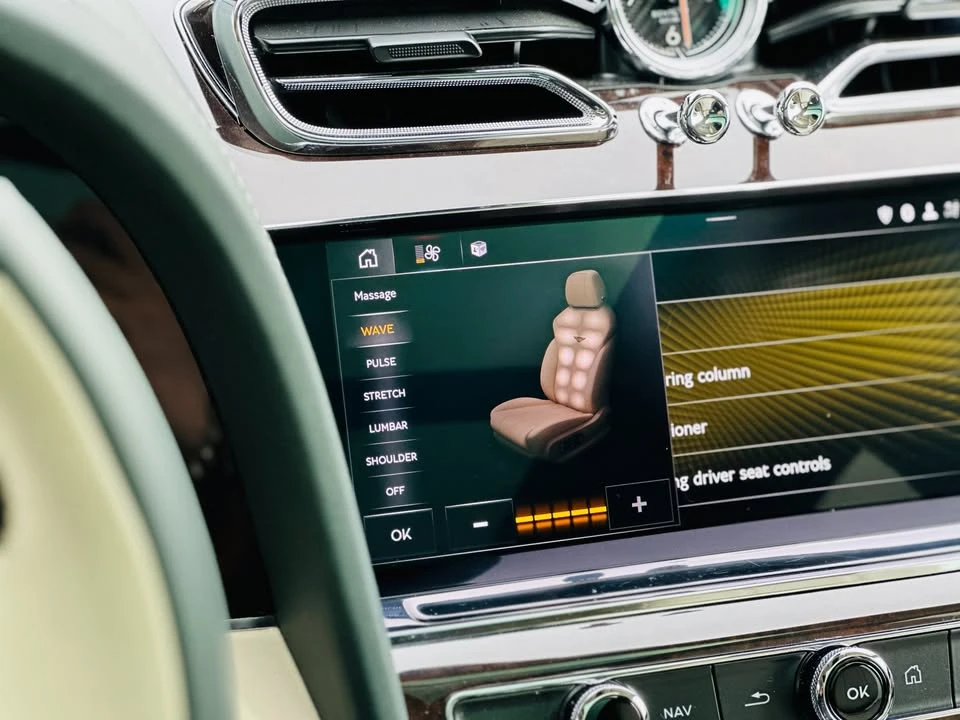 2021 Bentley - Image 17 of 20