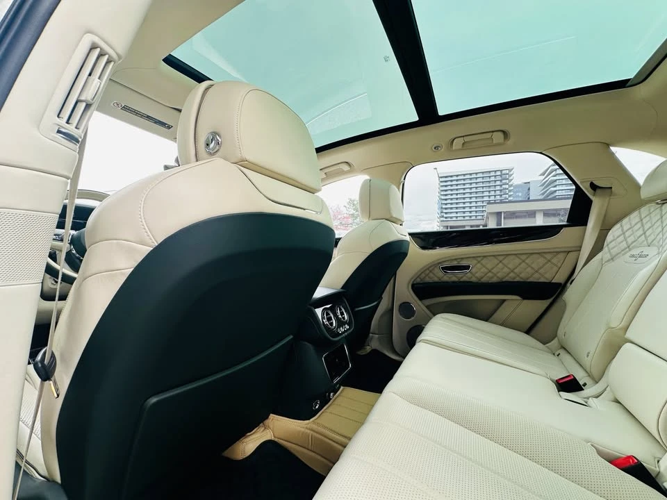 2021 Bentley - Image 19 of 20