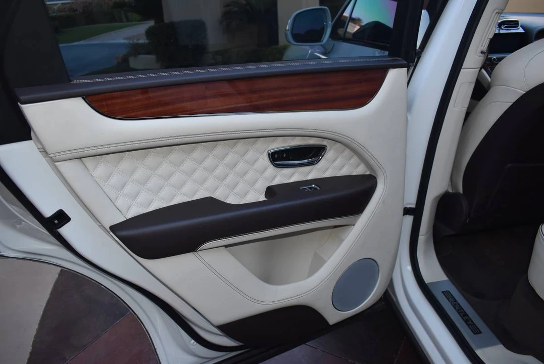2021 Bentley Bentayga - Image 21 of 24