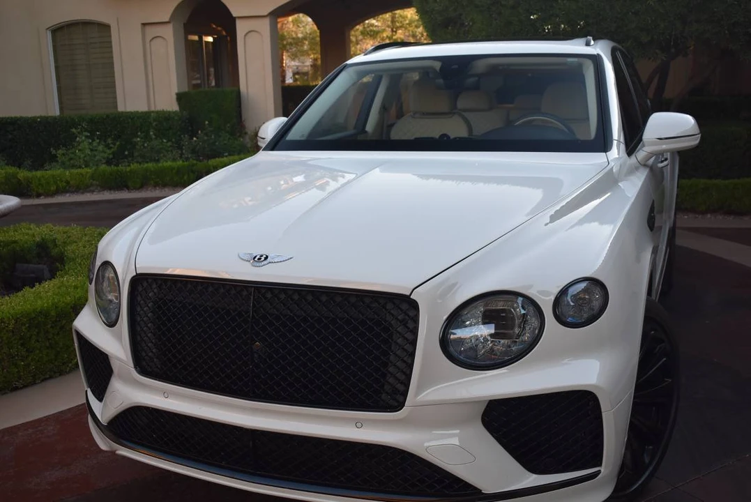2021 Bentley Bentayga - Image 2 of 24