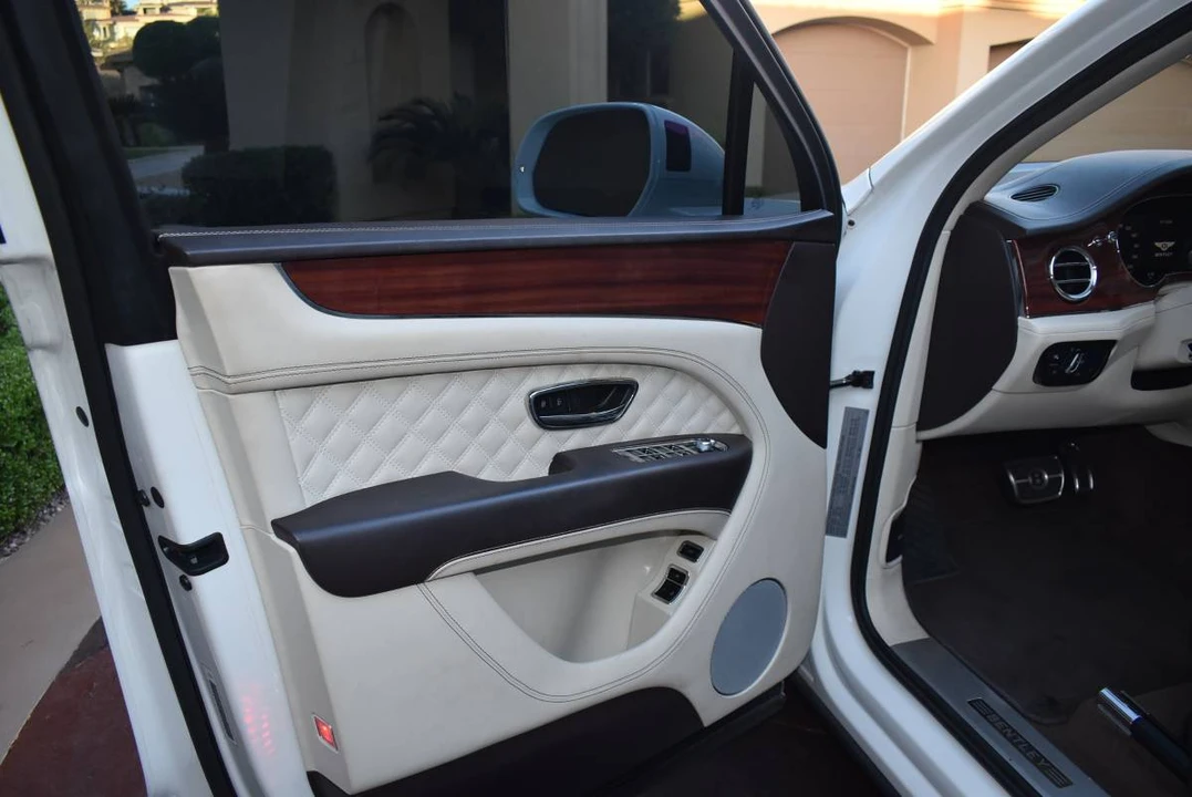 2021 Bentley Bentayga - Image 12 of 24
