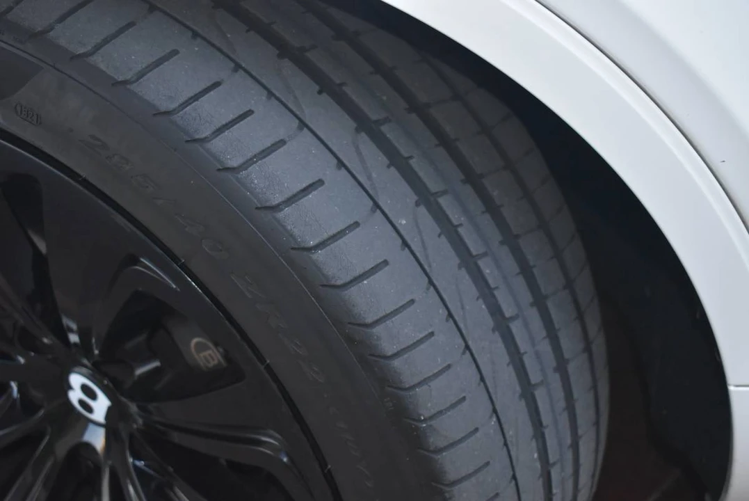 2021 Bentley Bentayga - Image 4 of 24