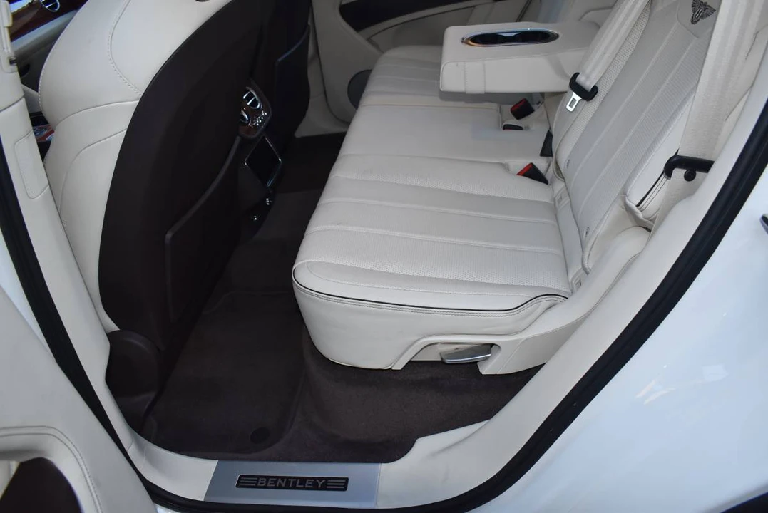 2021 Bentley Bentayga - Image 22 of 24