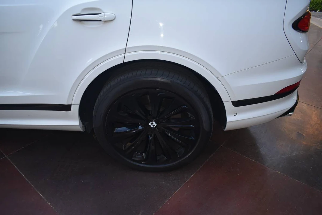 2021 Bentley Bentayga - Image 6 of 24
