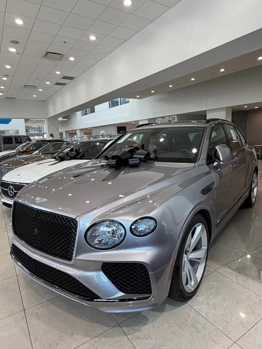 2021 Bentley Bentayga - Image 3 of 5