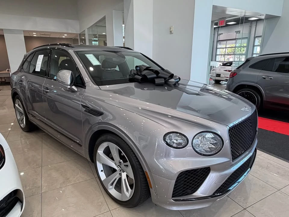 2021 Bentley Bentayga - Image 2 of 5