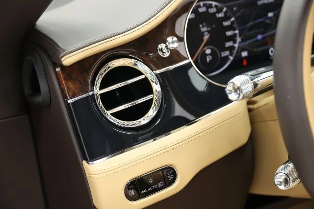 2021 Bentley Continental GT 3rd Gen - Image 26 of 31
