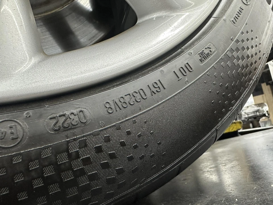 2021 Bentley Continental GT 3rd Gen - Image 29 of 31