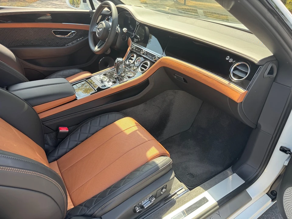 2021 Bentley Continental GTC - Image 17 of 31