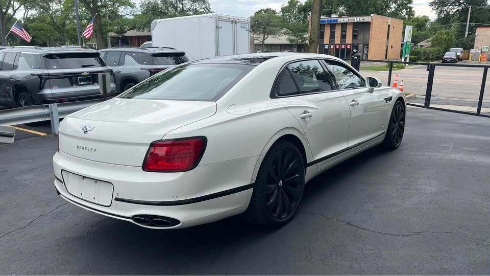 2021 Bentley - Image 2 of 20