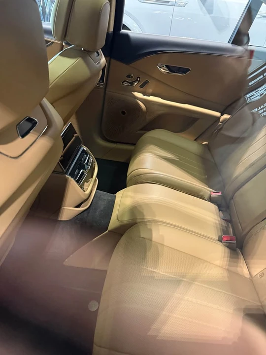 2021 Bentley - Image 7 of 7