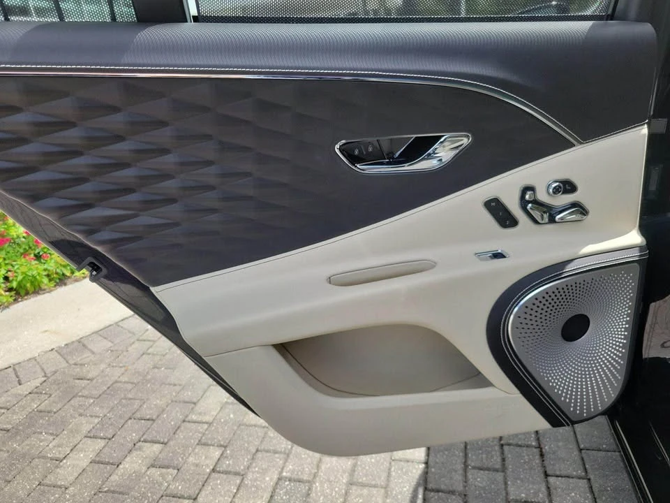2021 Bentley Continental Flying Spur - Image 14 of 15