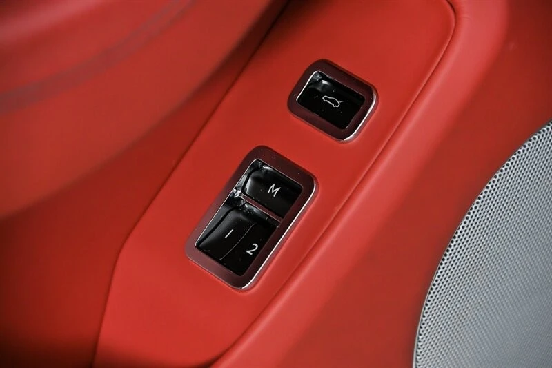 2021 Bentley - Image 21 of 31