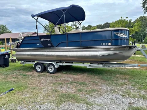 2021 Bentley Tritoon 223 Elite Swingback