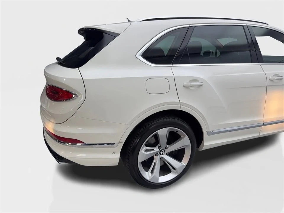 2021 Bentley Bentayga - Image 17 of 19